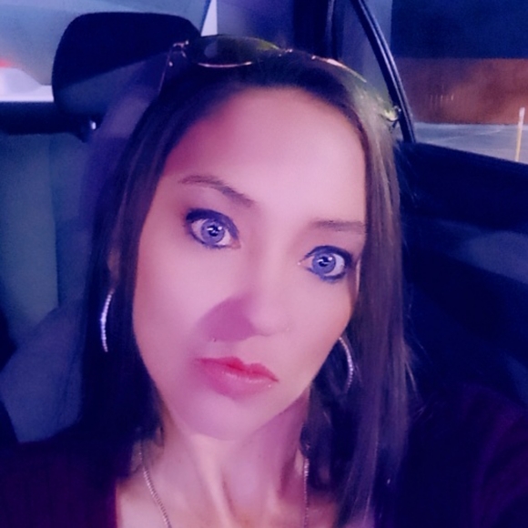 Meet your Posher, Robyn - Picture 4 of 8